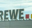 Rewe Group Filiale, nachhaltige und innovative Gestaltung in Köln. (Foto: AdobeStock 592782226-Annabell Gsödl)